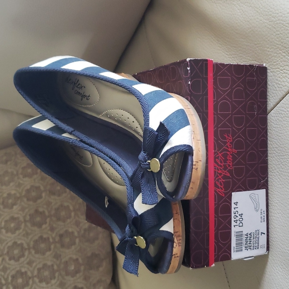 These are so adorable! Dexflex shoes like new